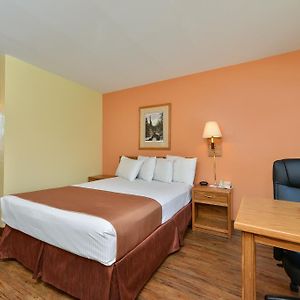 Queen Room Mobility accessible
